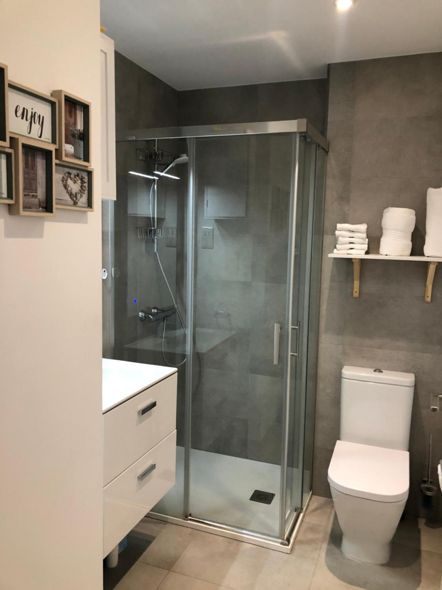 Cp High Floor Luxury Studio Sleeps 3 Gibraltar Eksteriør billede