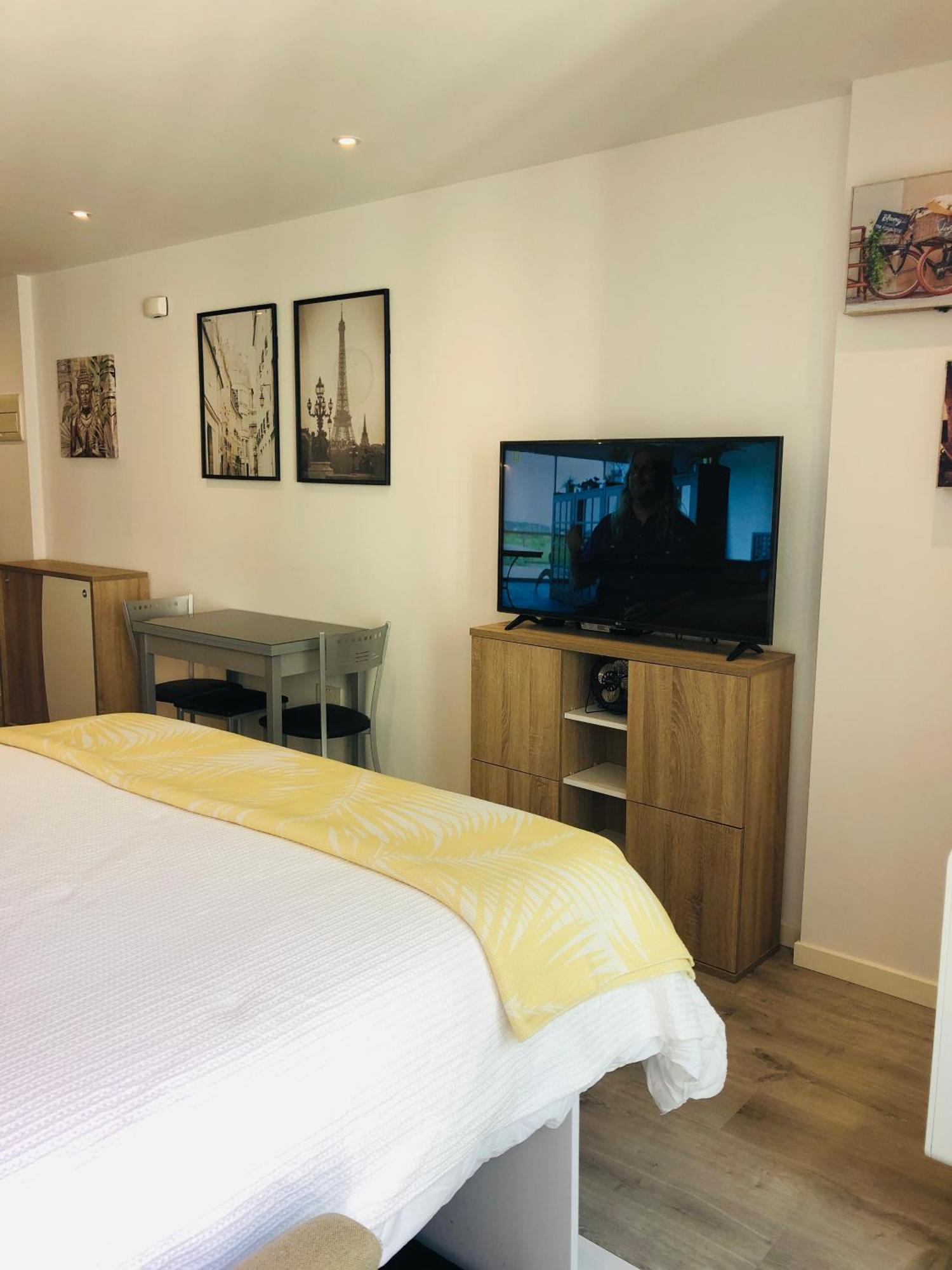 Cp High Floor Luxury Studio Sleeps 3 Gibraltar Eksteriør billede