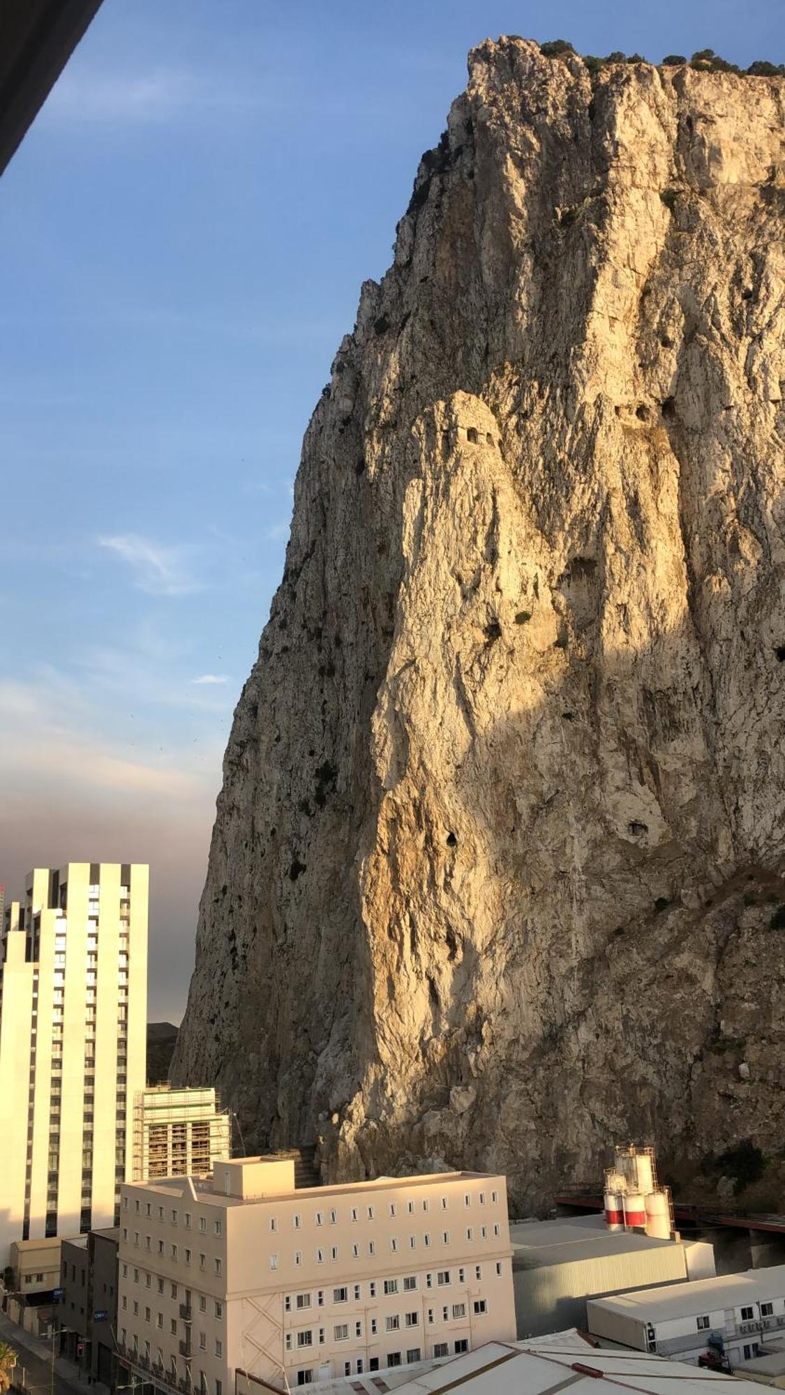 Cp High Floor Luxury Studio Sleeps 3 Gibraltar Eksteriør billede